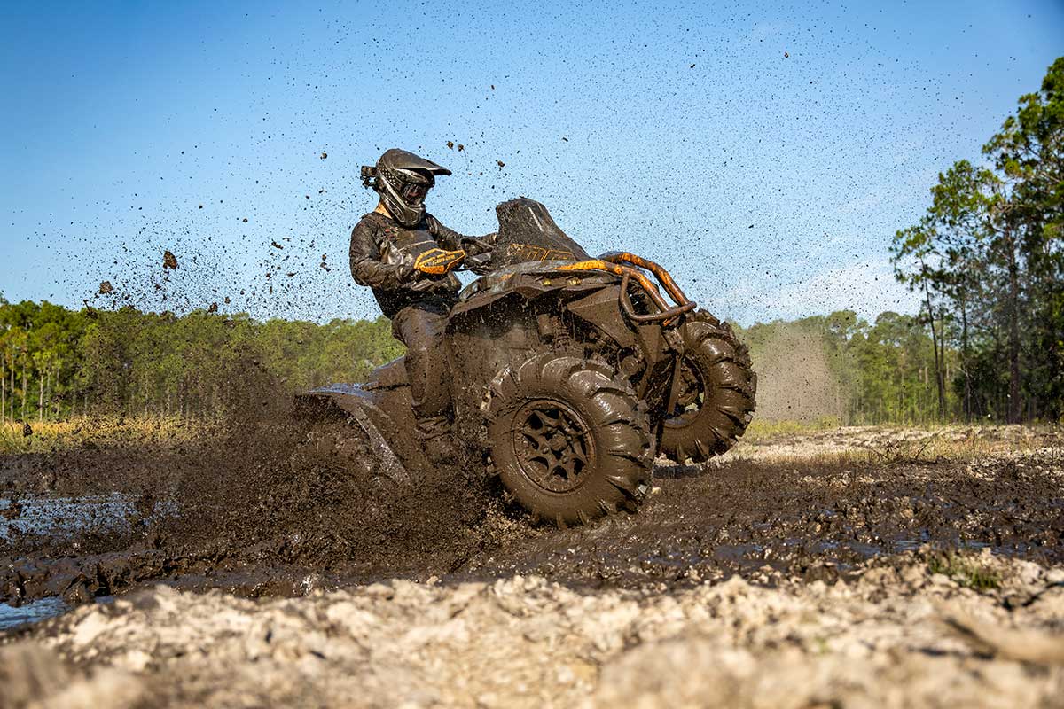 ORV MY25 REN X MR 1000R ScandiBlueOrangeCrush Action AJC03034 RGB