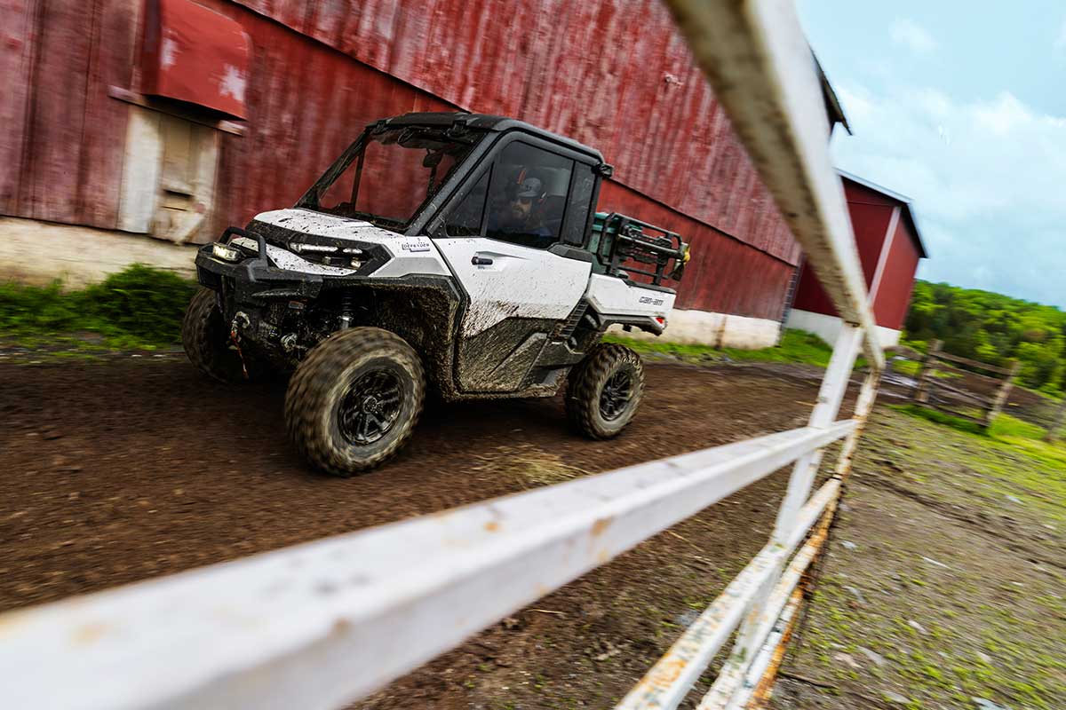 ORV MY26 DEF LTD HD11 HybridWhite Action 4654 RGB